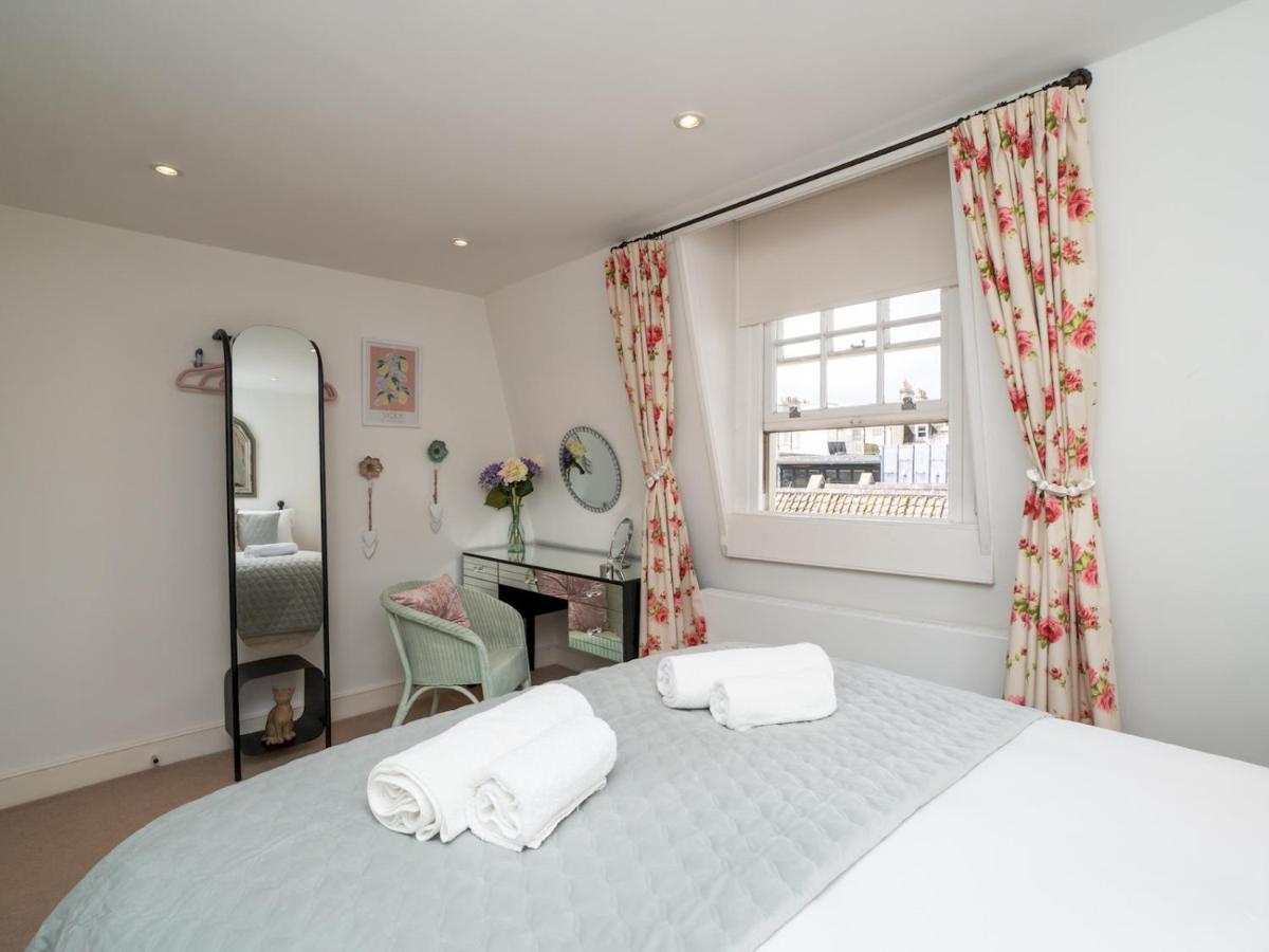 Pass The Keys 2 Bed Flat In The Heart Of Bath Appartement Buitenkant foto