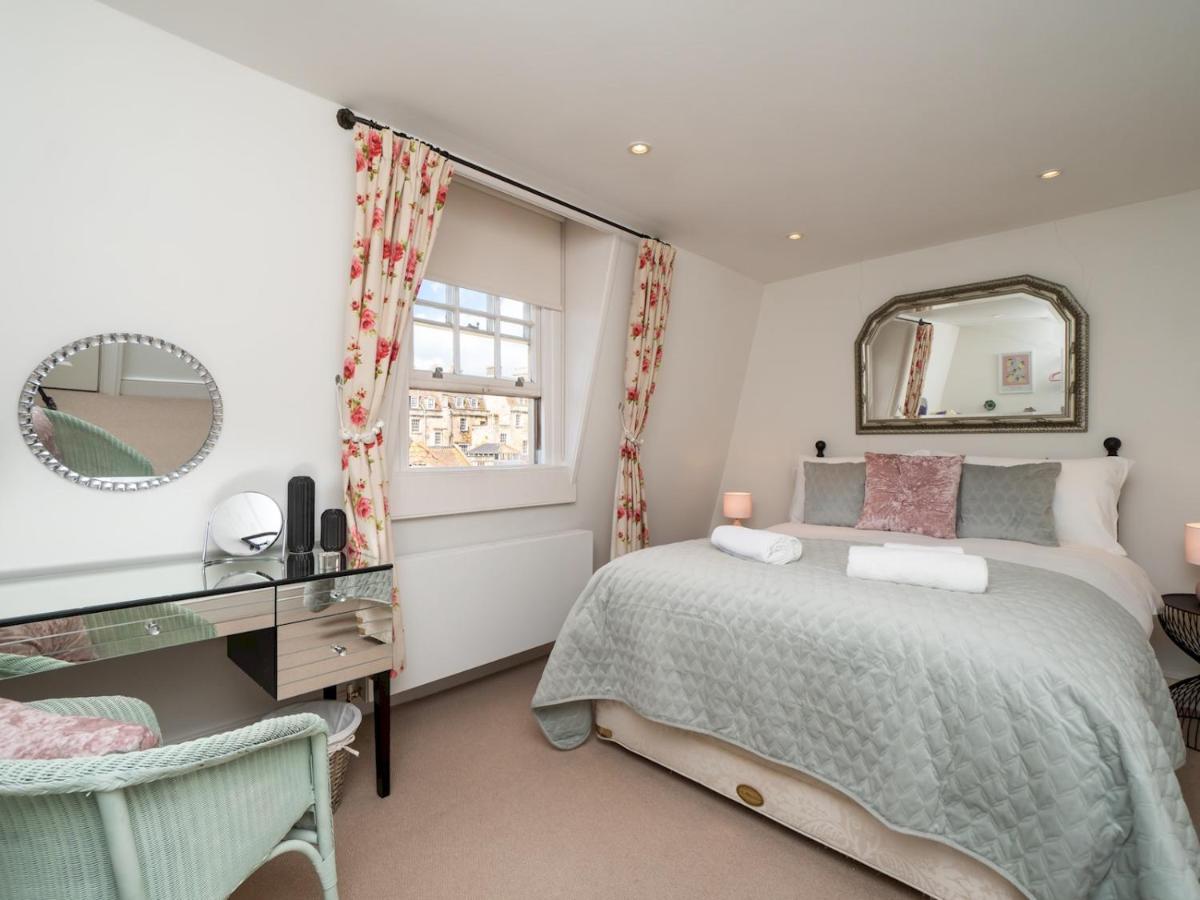 Pass The Keys 2 Bed Flat In The Heart Of Bath Appartement Buitenkant foto