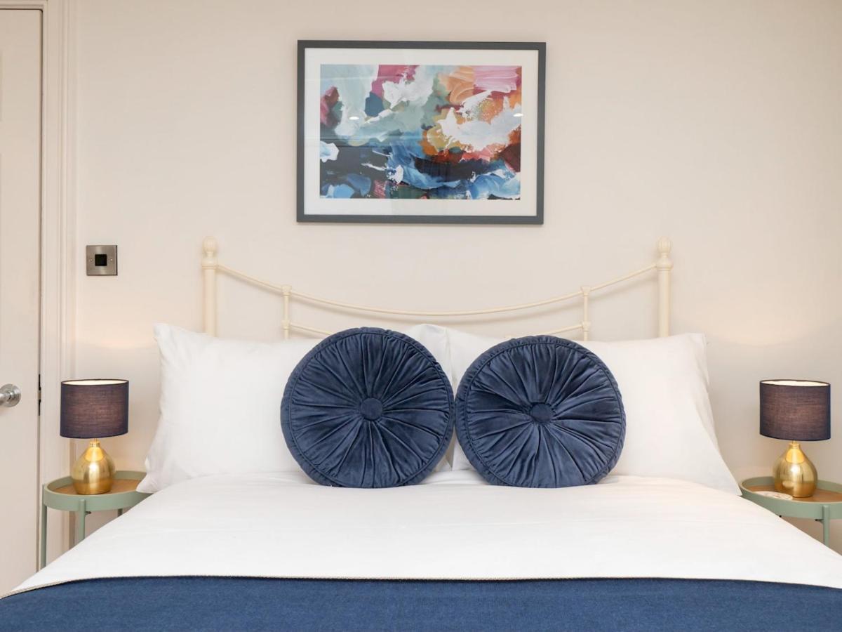 Pass The Keys 2 Bed Flat In The Heart Of Bath Appartement Buitenkant foto